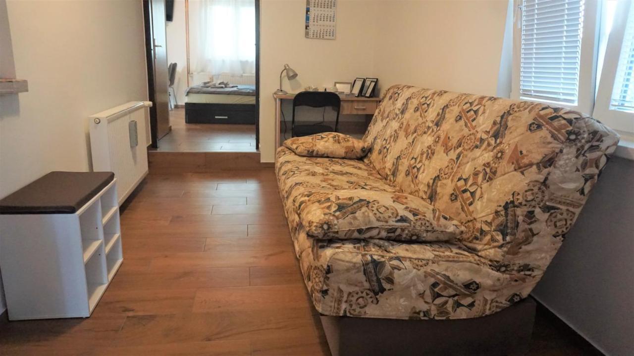 Studio Apartman "Djed" Hrvatska Kostajnica Exterior foto