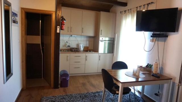 Studio Apartman "Djed" Hrvatska Kostajnica Exterior foto